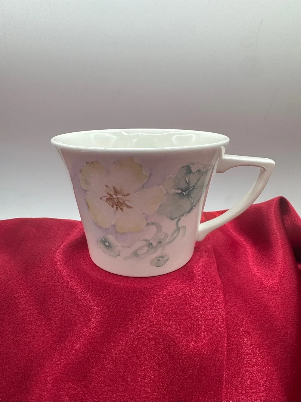 Portmeirion Anemone teacup from the discontinued Seasons Collection -
